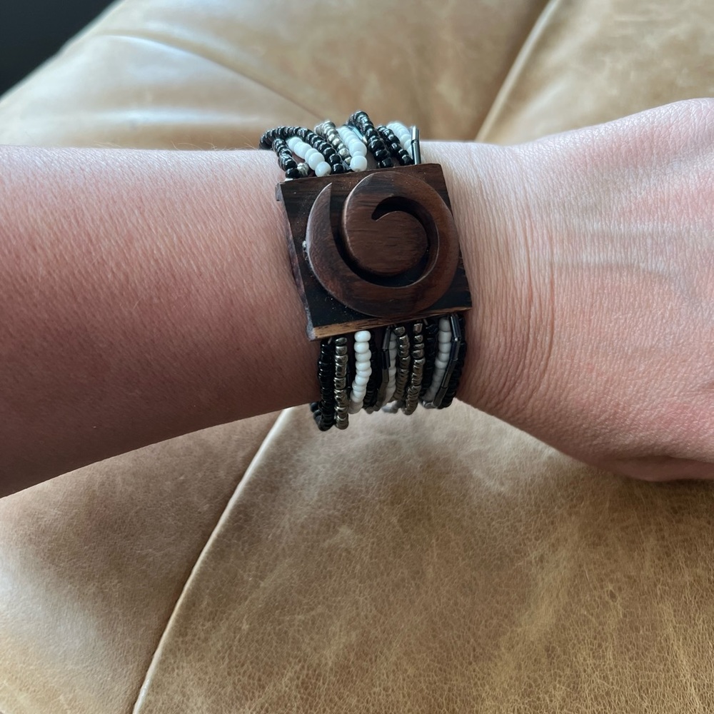 Beaded bracelets - Picture 3 of 3